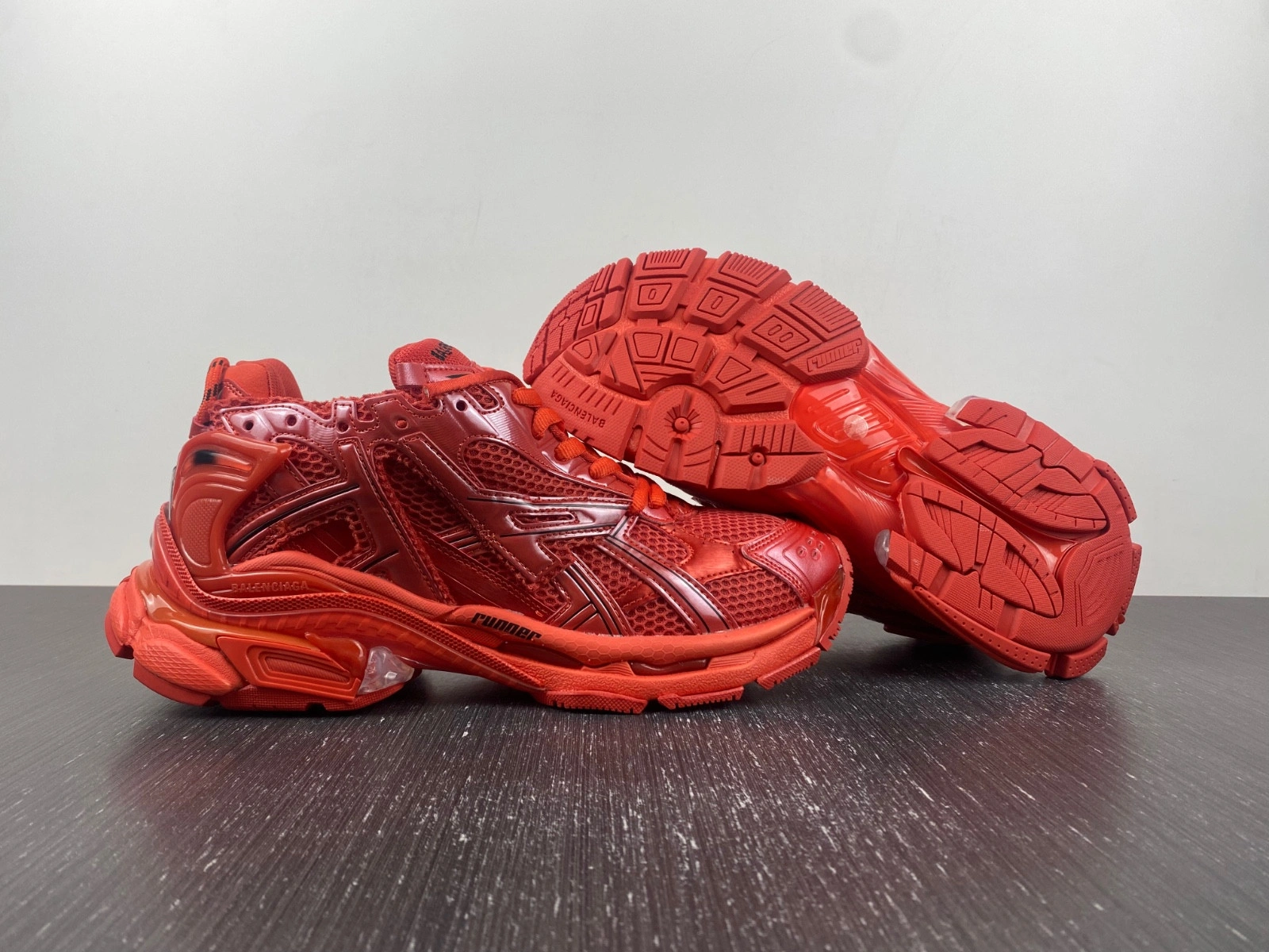 Balenciaga  7.0  Runner sneaker
