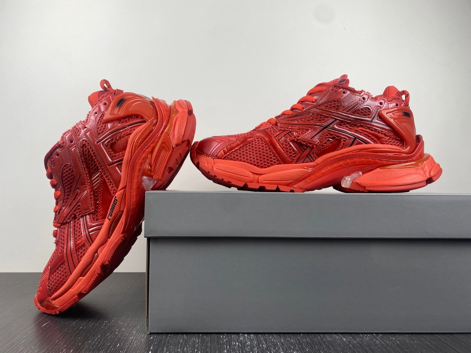 Balenciaga  7.0  Runner sneaker