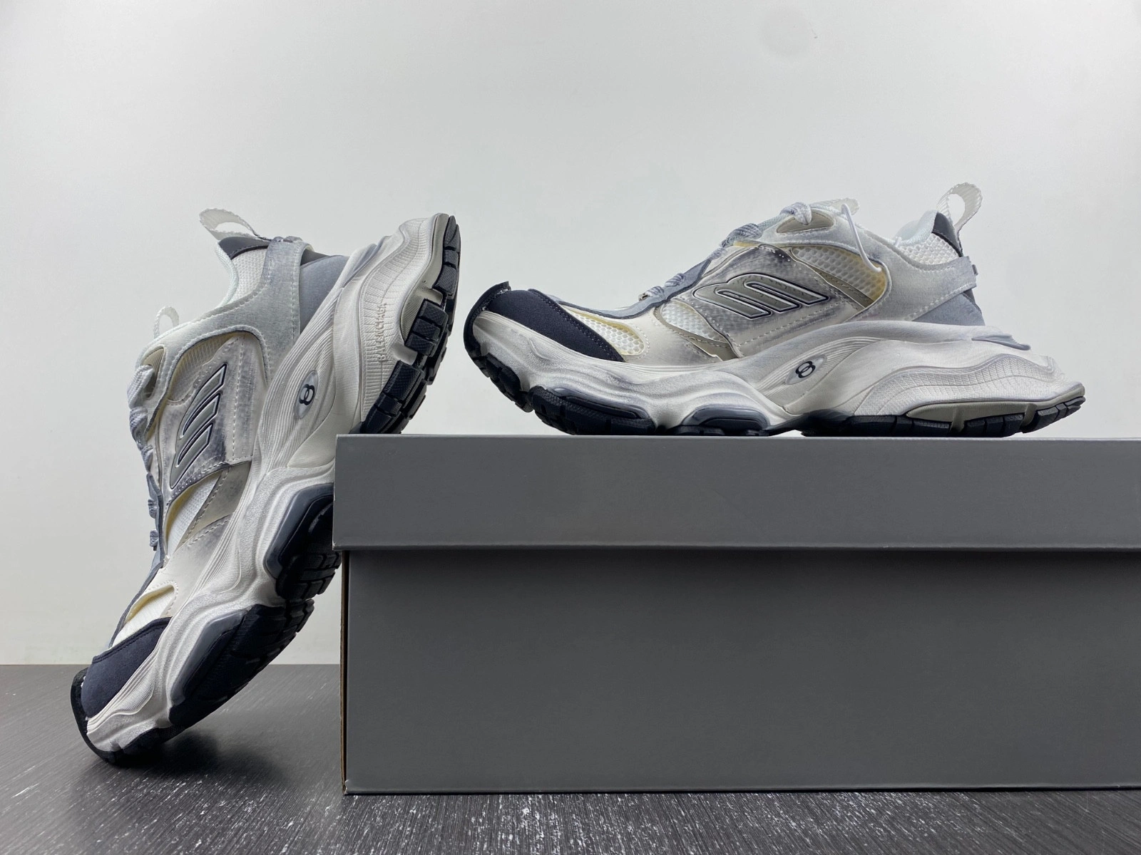 Balenciaga  MEN'S CARGO SNEAKER