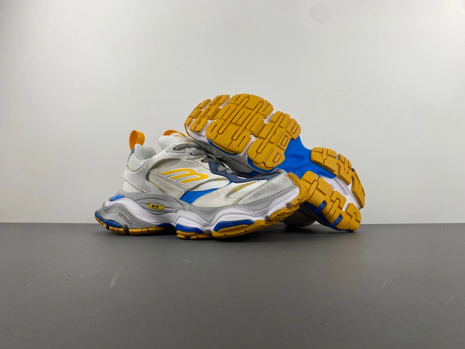 Balenciaga  MEN'S CARGO SNEAKER
