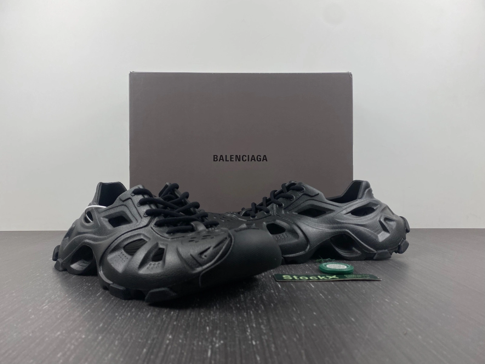 Balenciaga  MEN'S HD LACE-UP SNEAKER