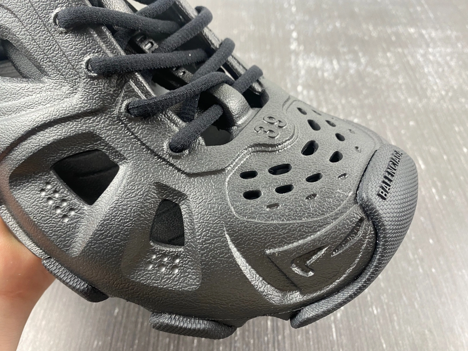 Balenciaga  MEN'S HD LACE-UP SNEAKER