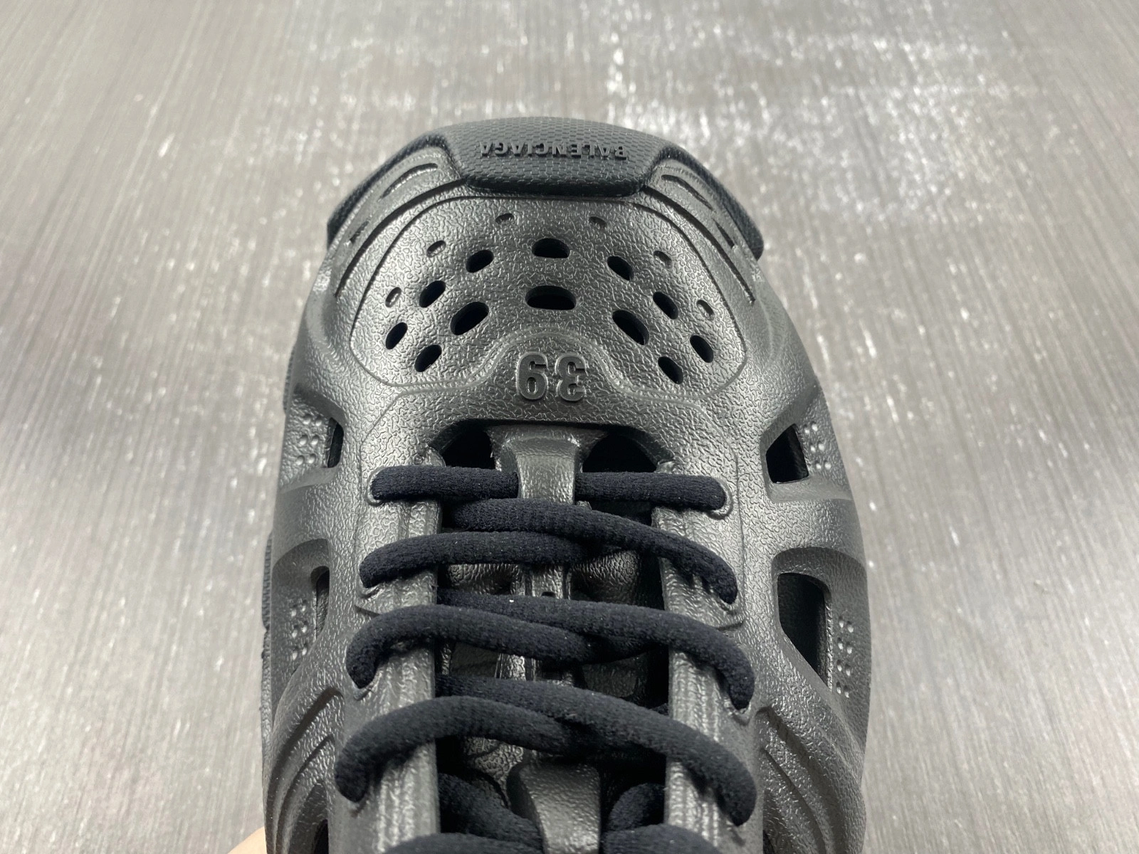 Balenciaga  MEN'S HD LACE-UP SNEAKER