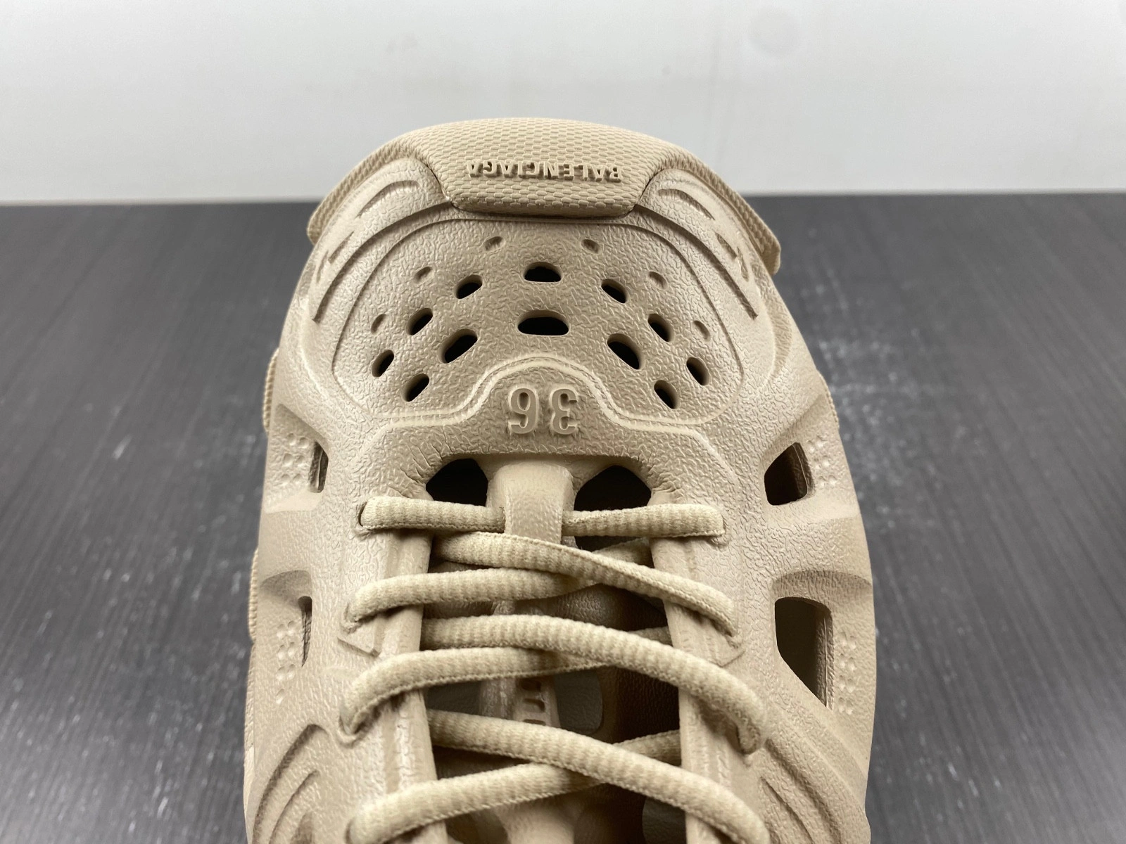 Balenciaga  MEN'S HD LACE-UP SNEAKER