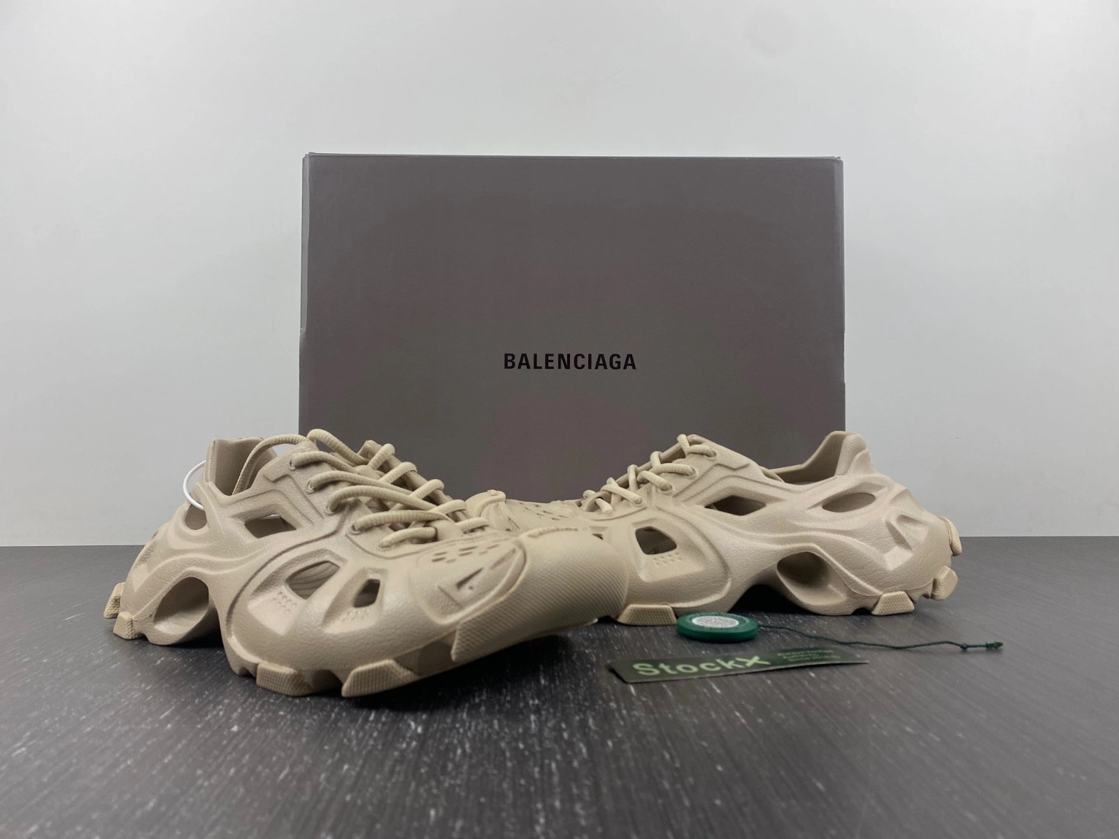 Balenciaga  MEN'S HD LACE-UP SNEAKER