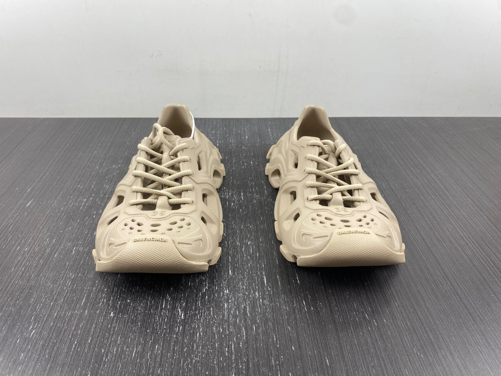 Balenciaga  MEN'S HD LACE-UP SNEAKER