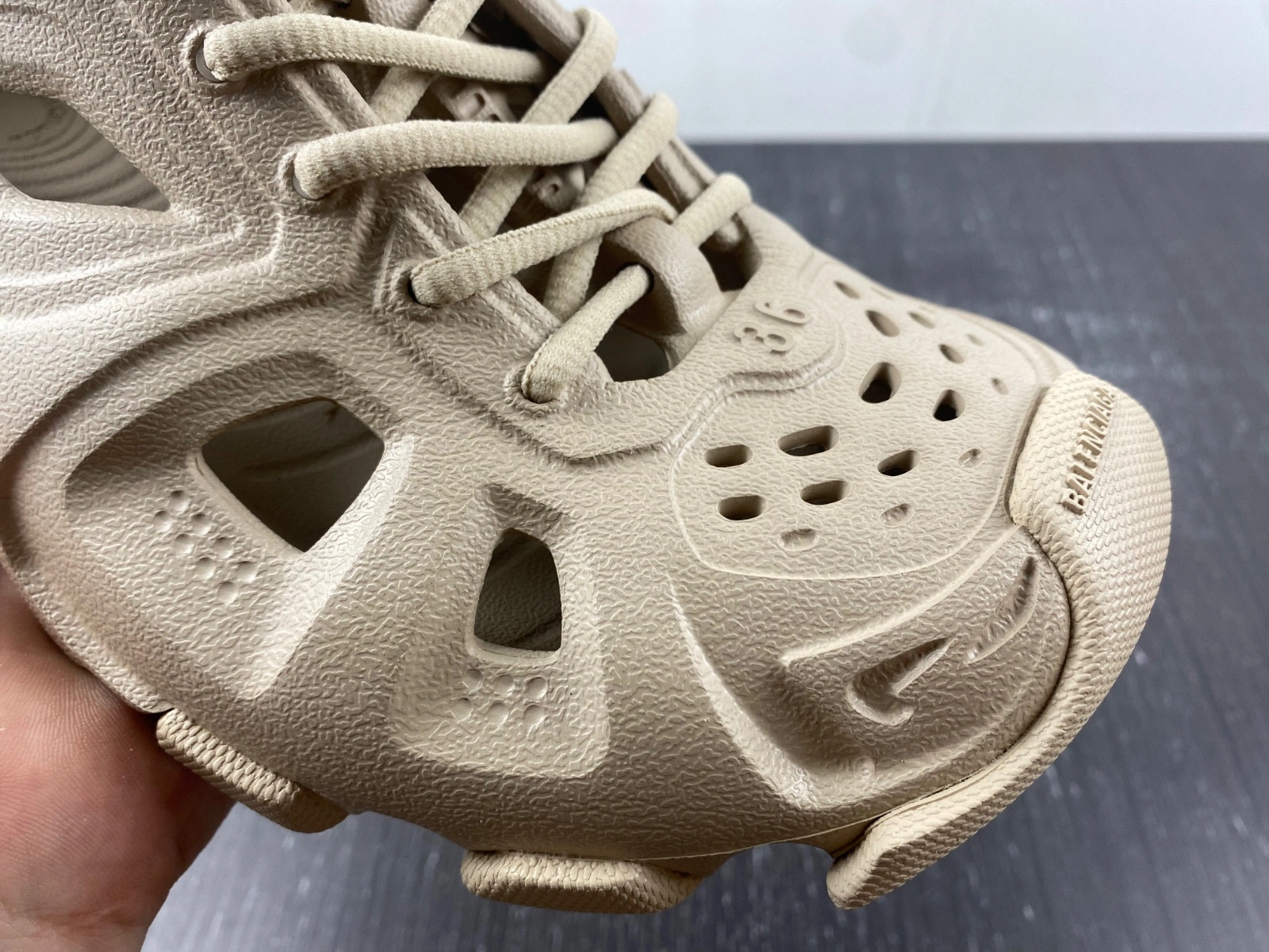 Balenciaga  MEN'S HD LACE-UP SNEAKER