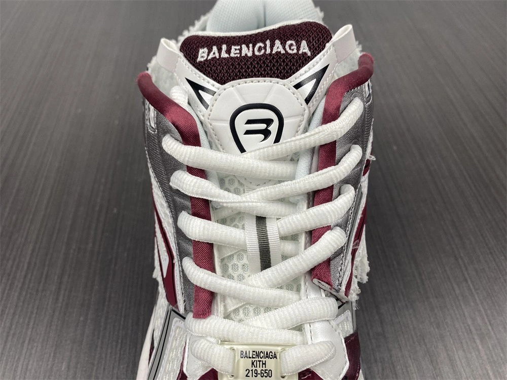 Balenciaga  RUNNER SNEAKER  677403W3RB89069