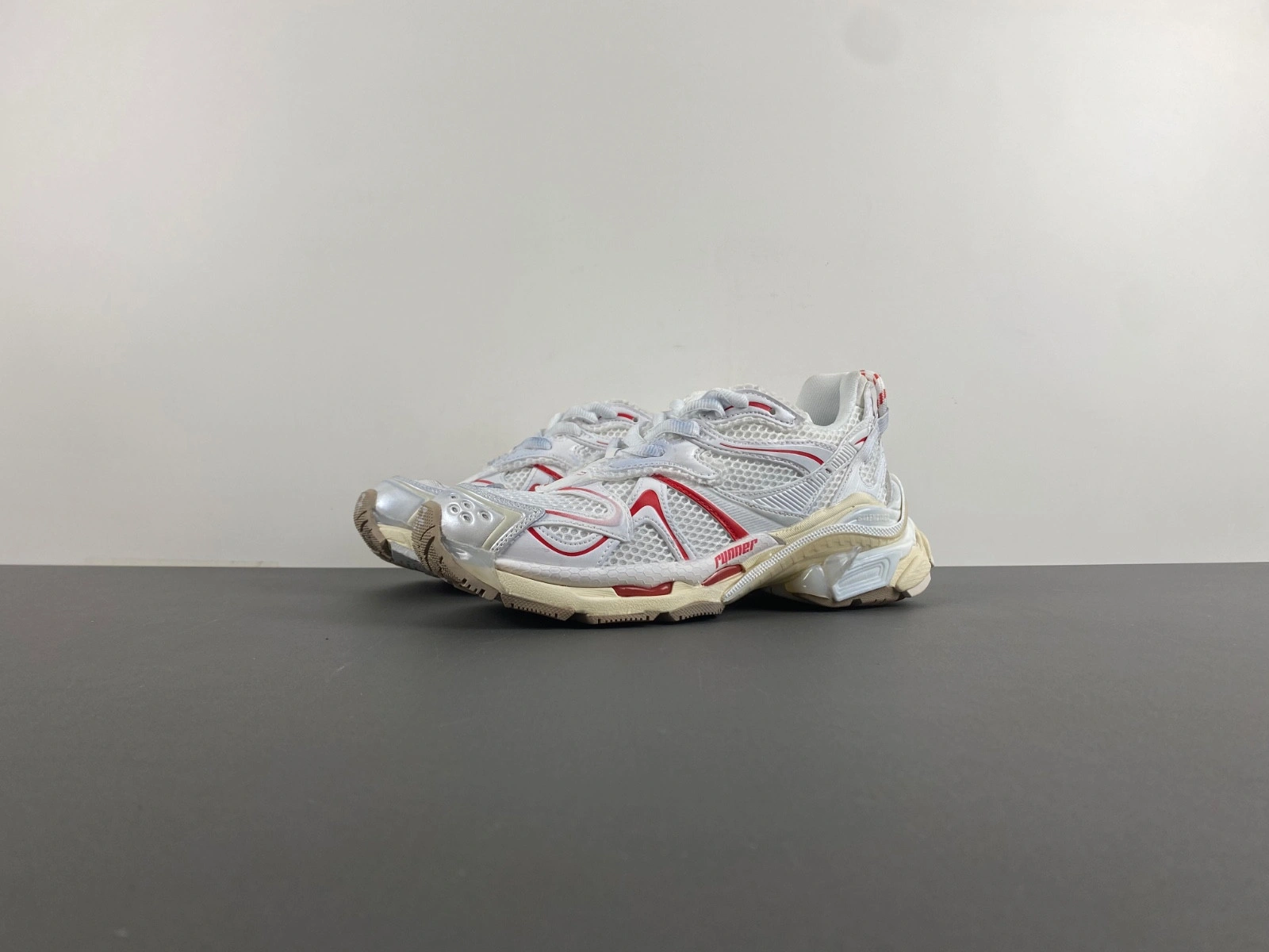 Balenciaga  Runner 2 Sneaker IN WHITE BEIGE RED