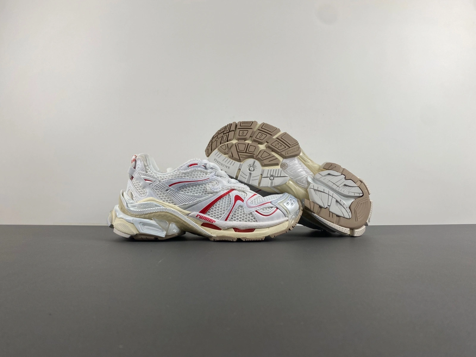 Balenciaga  Runner 2 Sneaker IN WHITE BEIGE RED