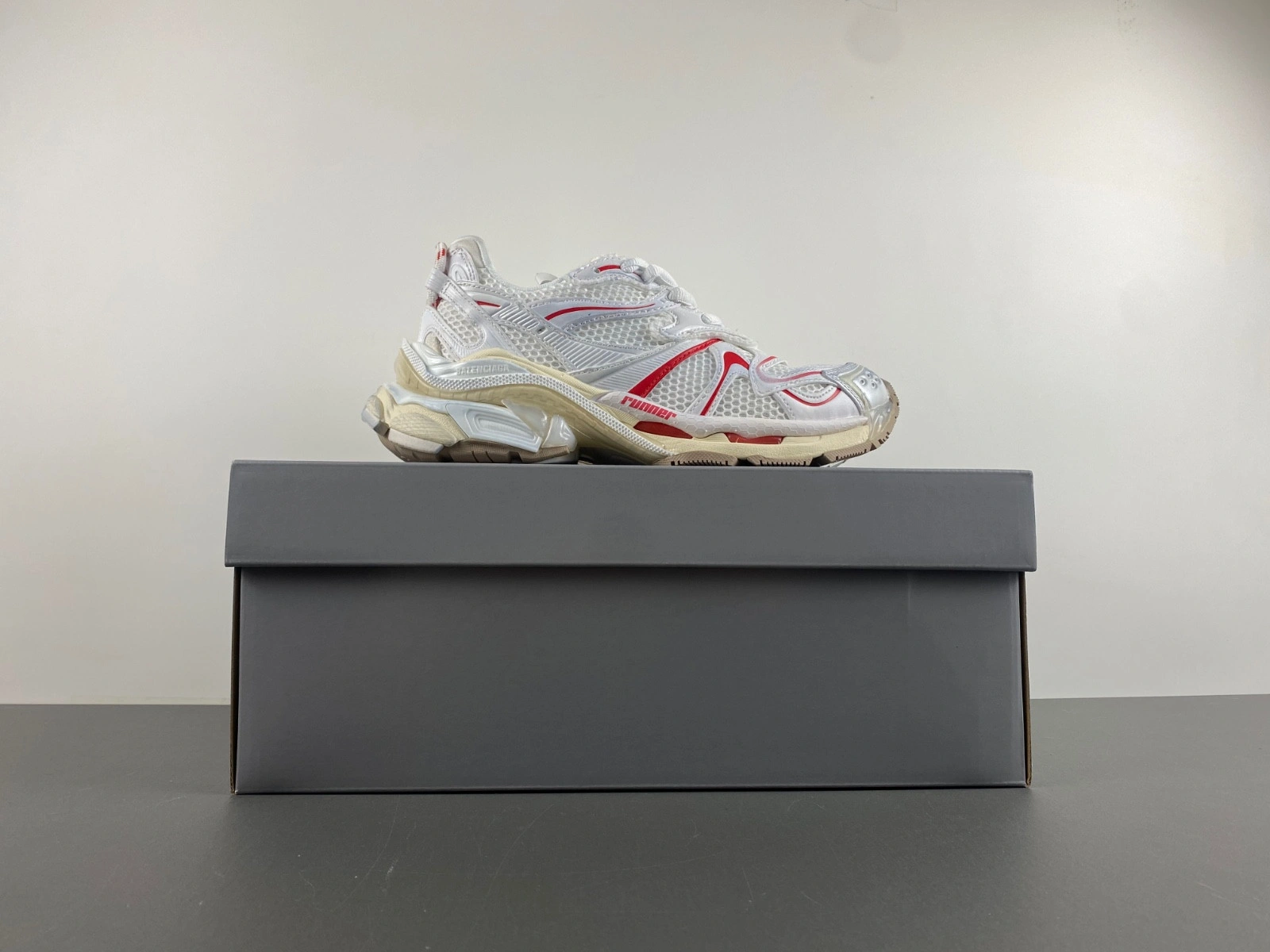 Balenciaga  Runner 2 Sneaker IN WHITE BEIGE RED