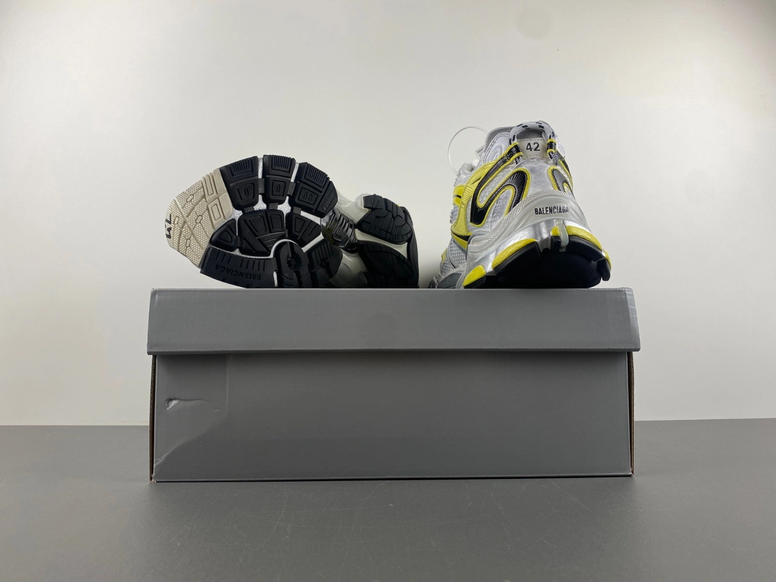 Balenciaga  Runner 2 panelled Sneaker