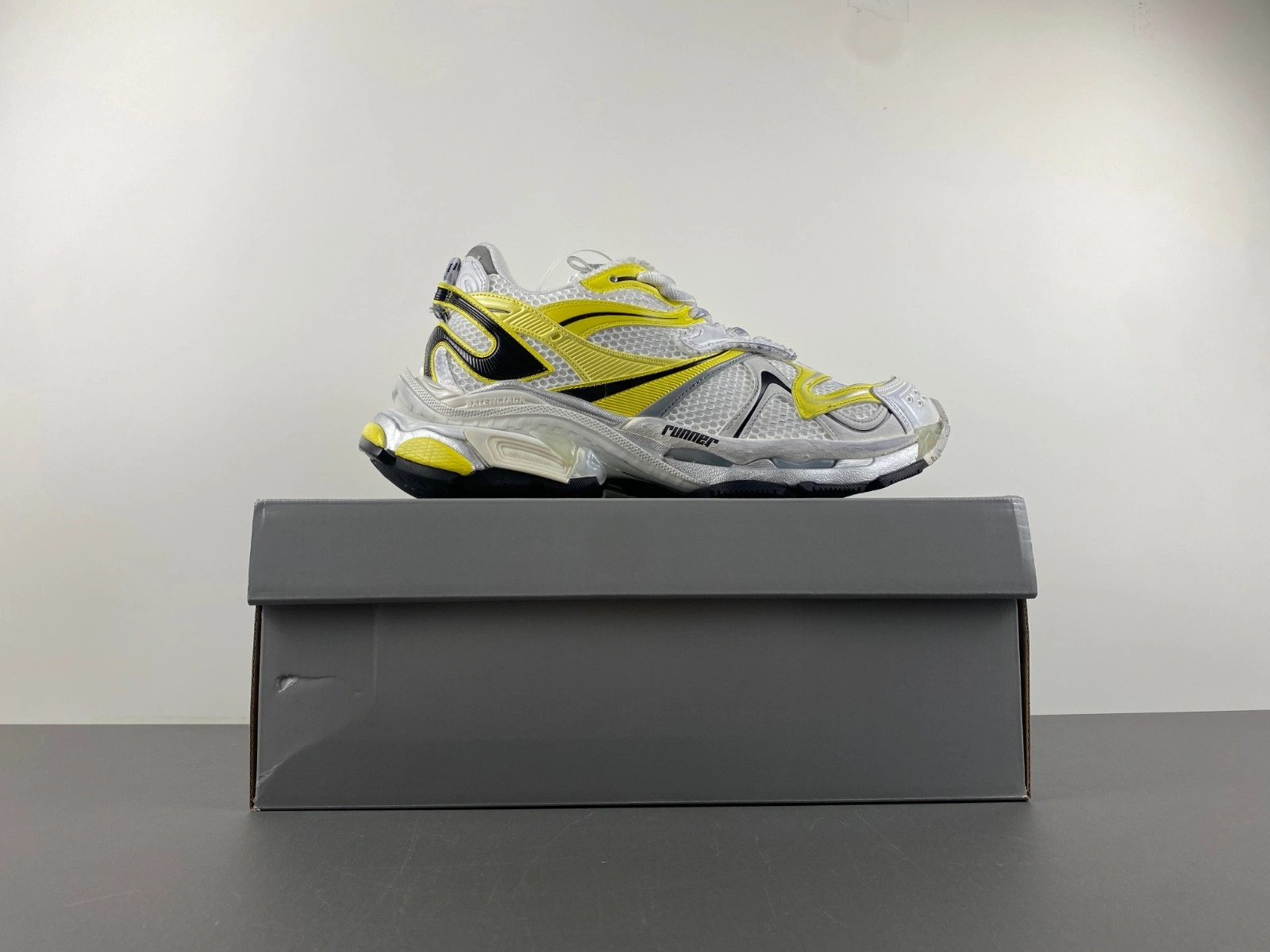 Balenciaga  Runner 2 panelled Sneaker