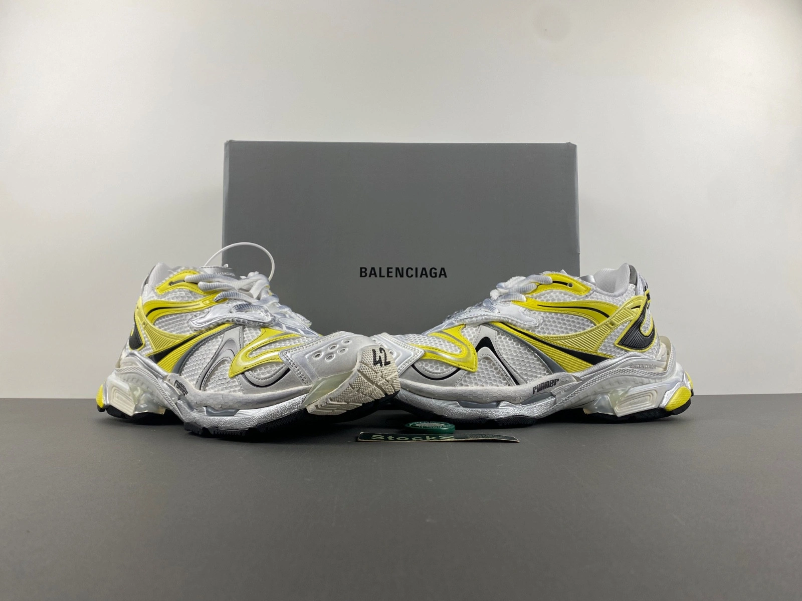 Balenciaga  Runner 2 panelled Sneaker
