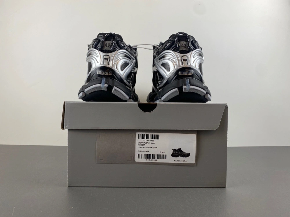 Balenciaga  Runner Sneaker  772774 W3RNY 0322