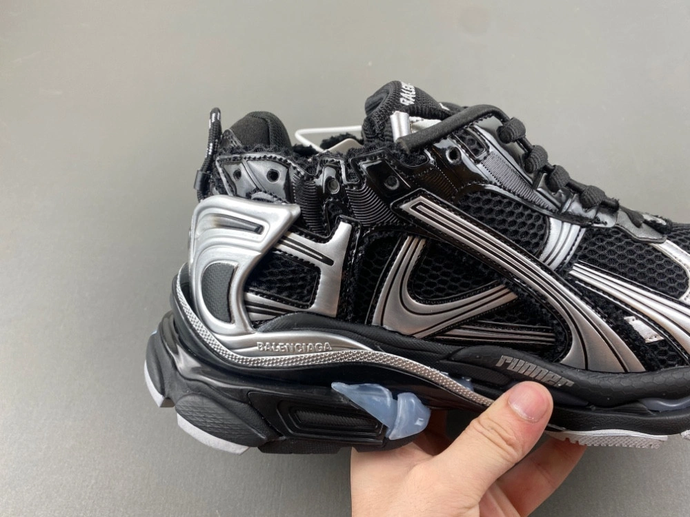 Balenciaga  Runner Sneaker  772774 W3RNY 0322