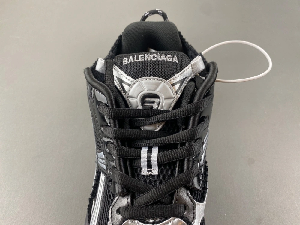 Balenciaga  Runner Sneaker  772774 W3RNY 0322