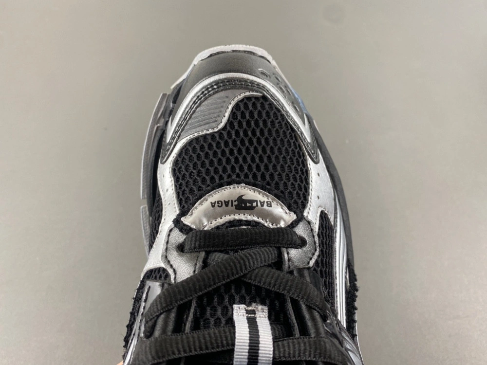 Balenciaga  Runner Sneaker  772774 W3RNY 0322