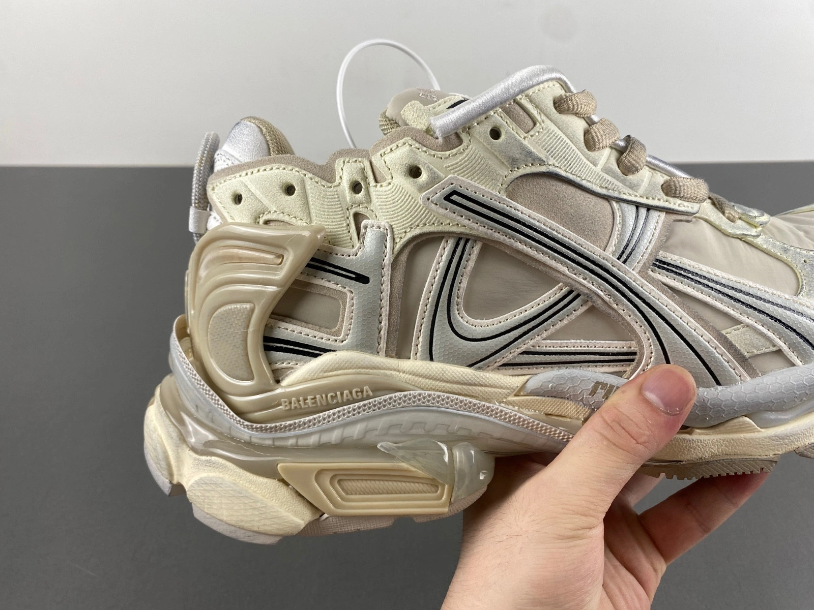 Balenciaga  Runner Sneaker in BEIGE WHITE BLACK