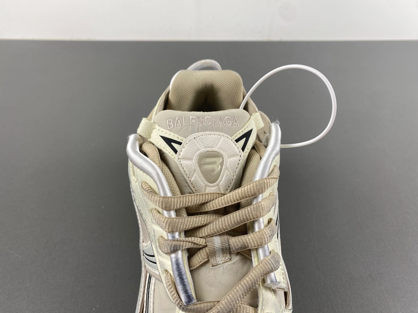 Balenciaga  Runner Sneaker in BEIGE WHITE BLACK