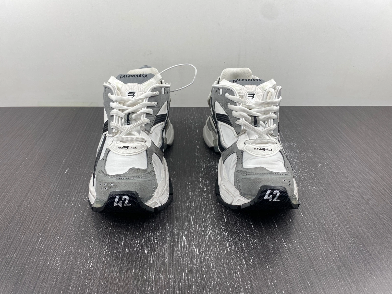 Balenciaga  Runner Sneaker in Grey white black