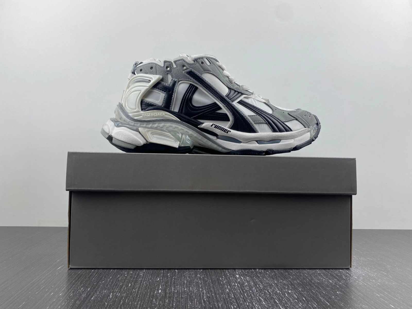 Balenciaga  Runner Sneaker in Grey white black