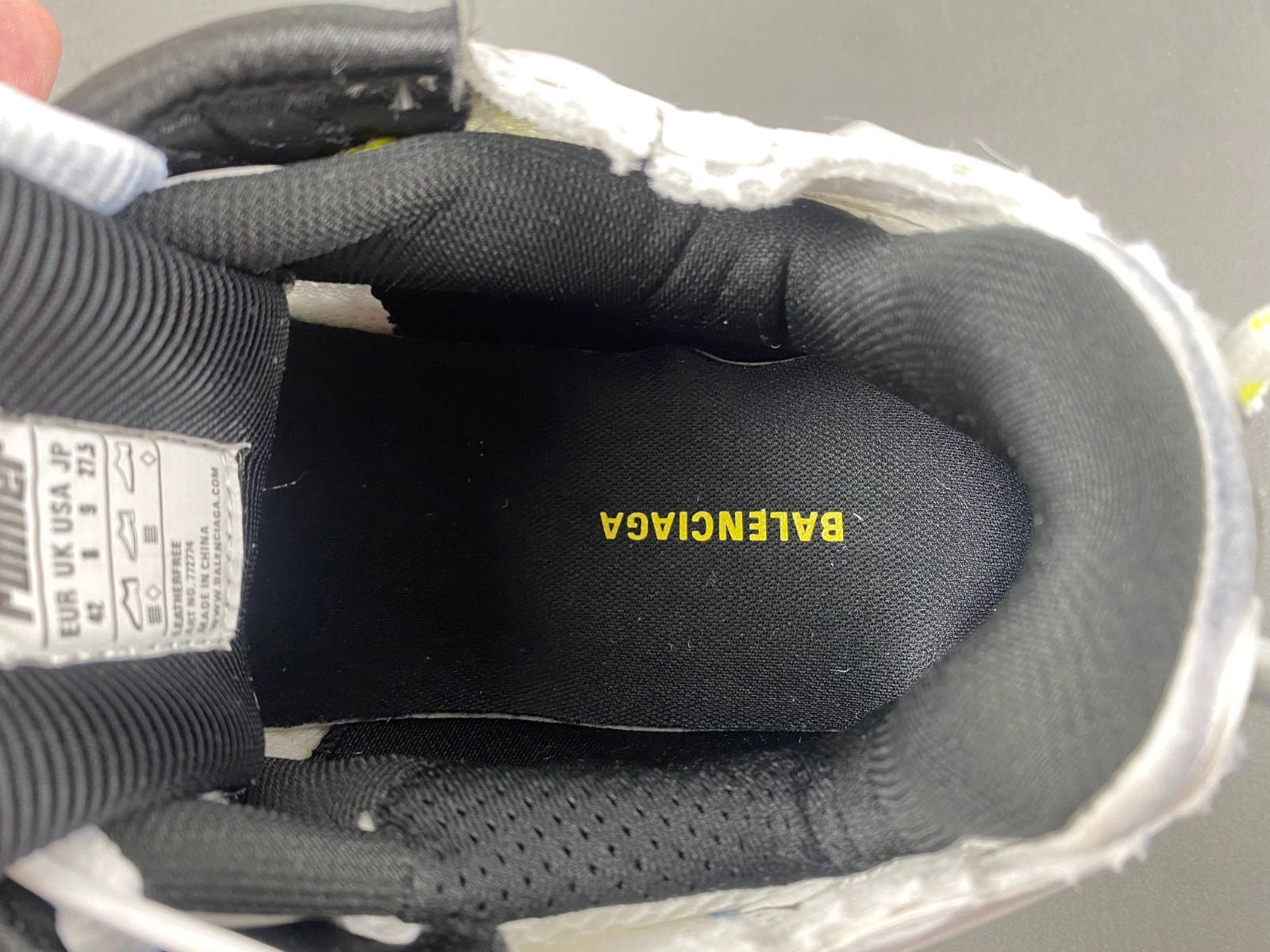 Balenciaga  Runner Sneaker in WHITE YELLOW BLUE