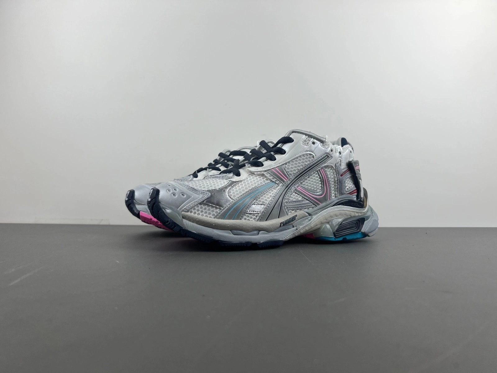 Balenciaga  Runner Sneaker in White red black