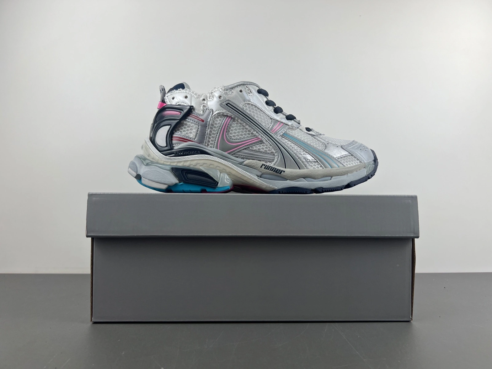 Balenciaga  Runner Sneaker in White red black
