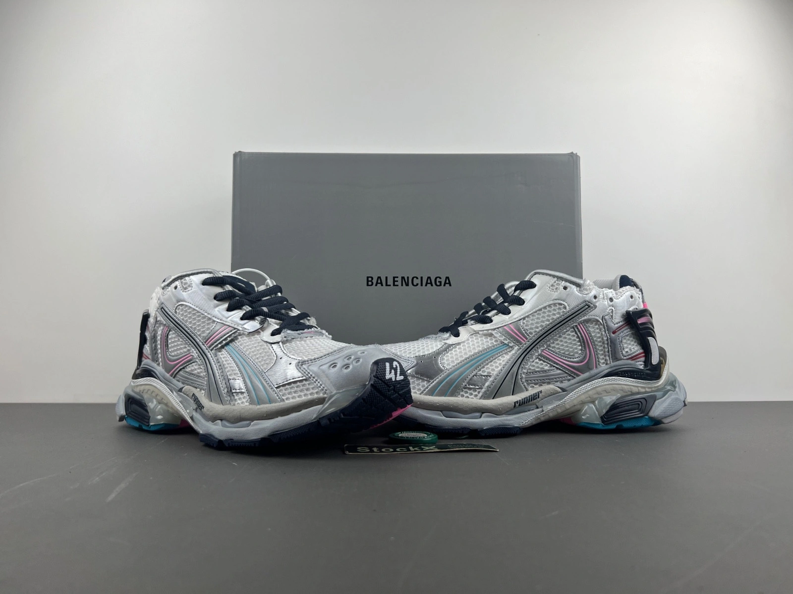 Balenciaga  Runner Sneaker in White red black
