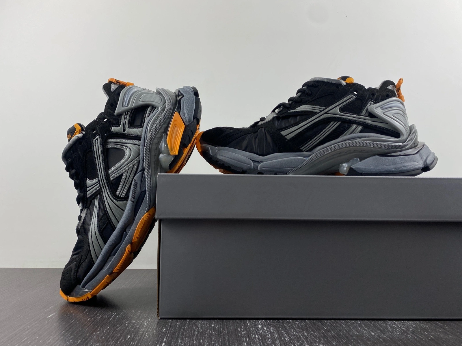 Balenciaga  Runner Sneaker