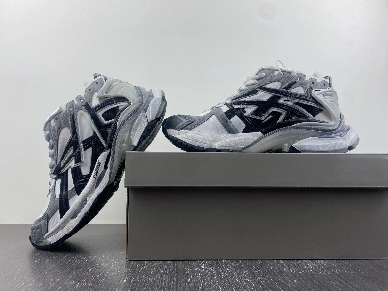 Balenciaga  Runner Sneaker