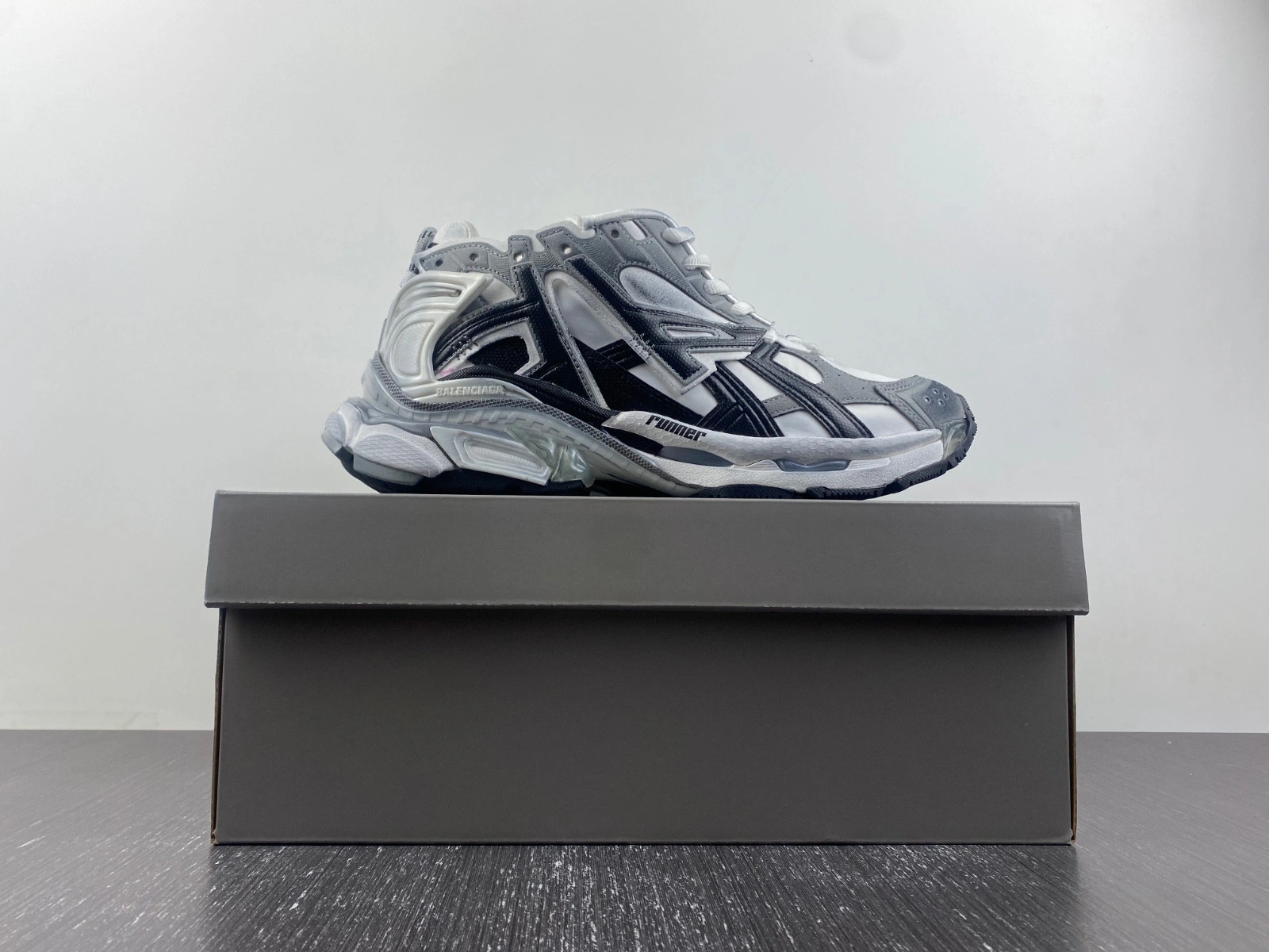 Balenciaga  Runner Sneaker