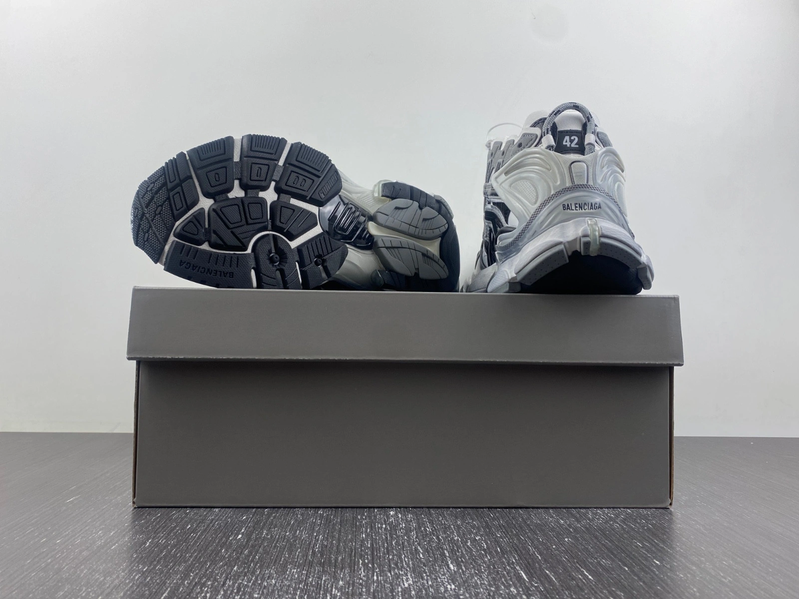 Balenciaga  Runner Sneaker