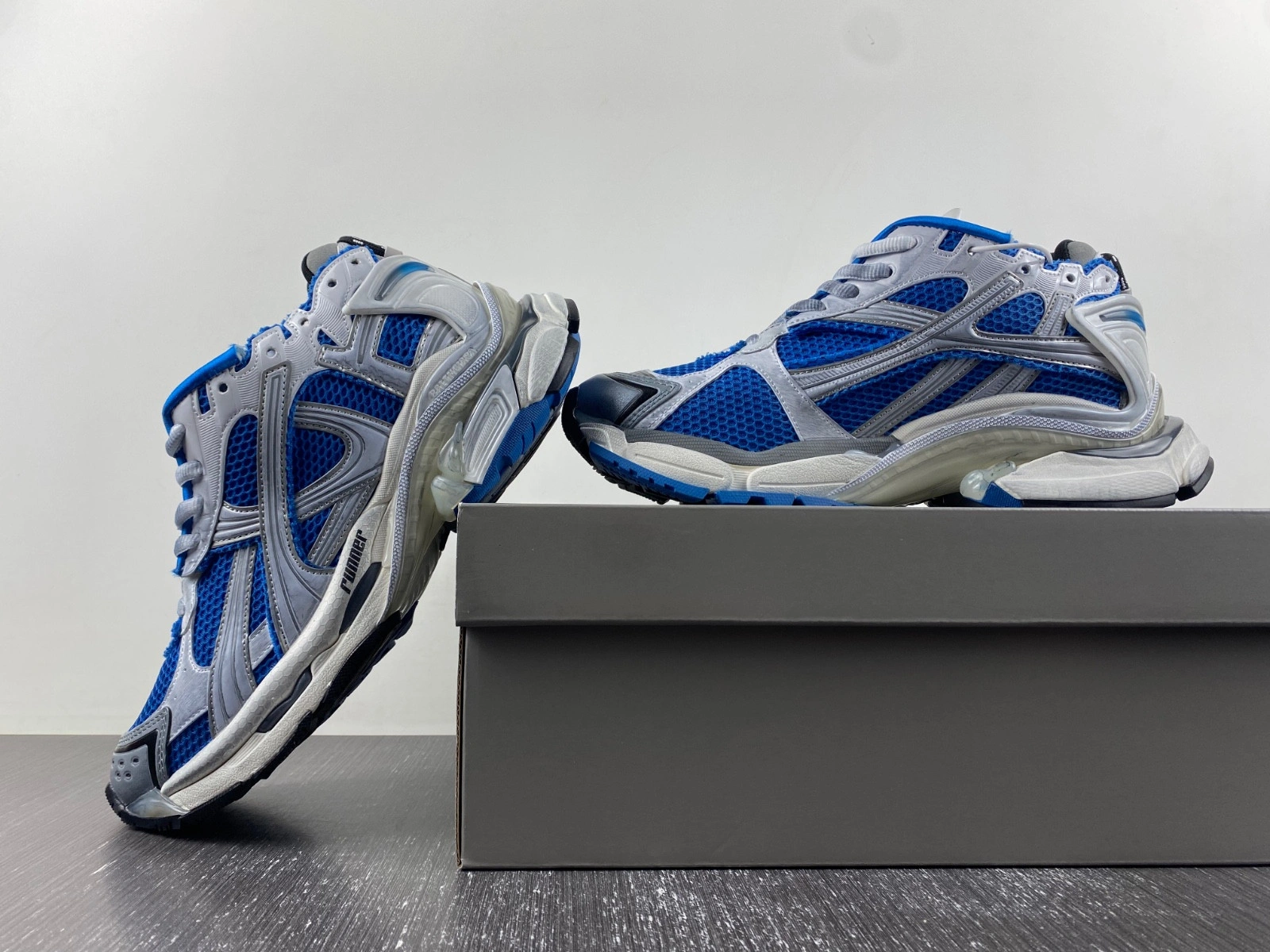 Balenciaga  Runner Sneaker