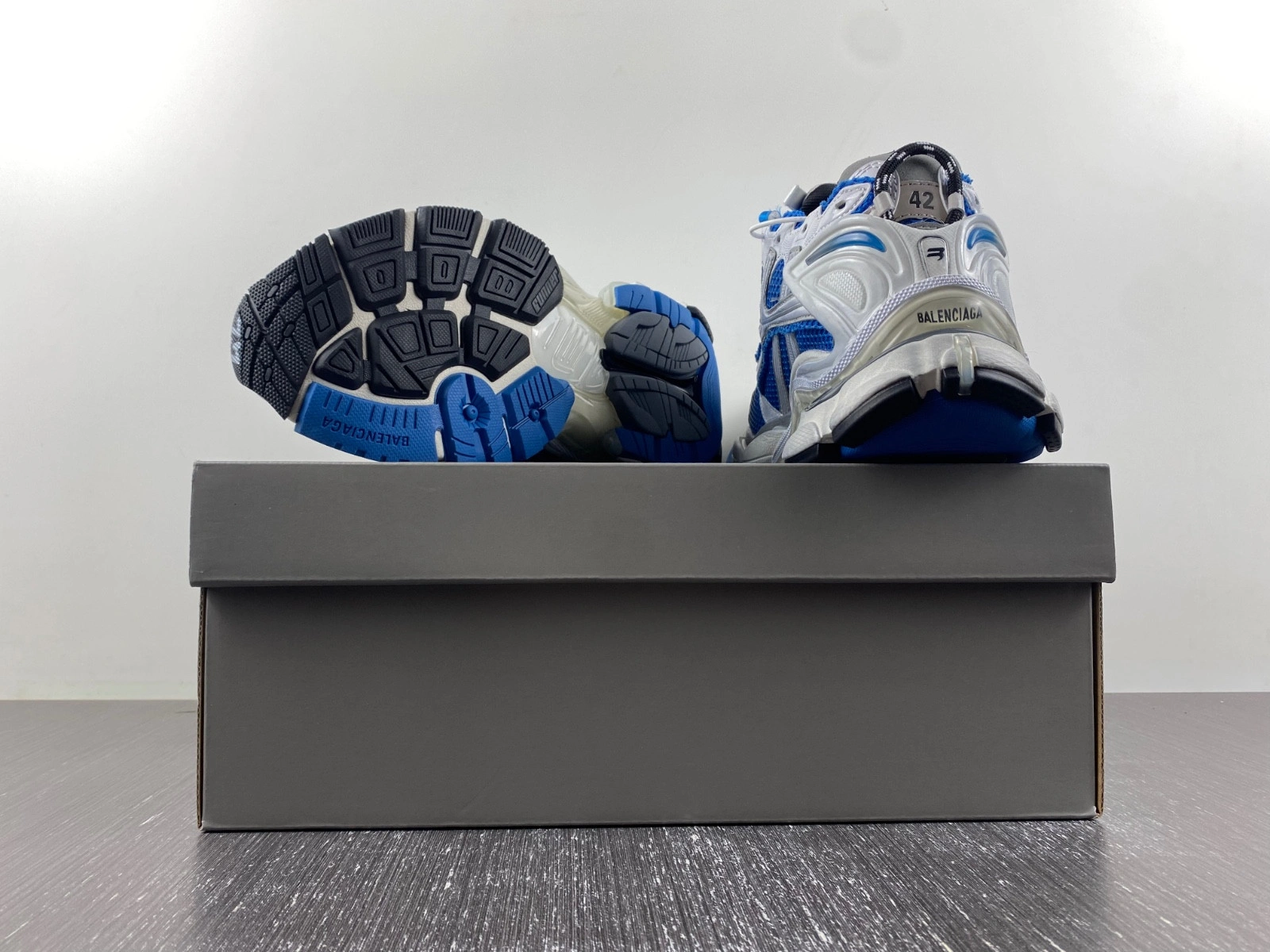 Balenciaga  Runner Sneaker