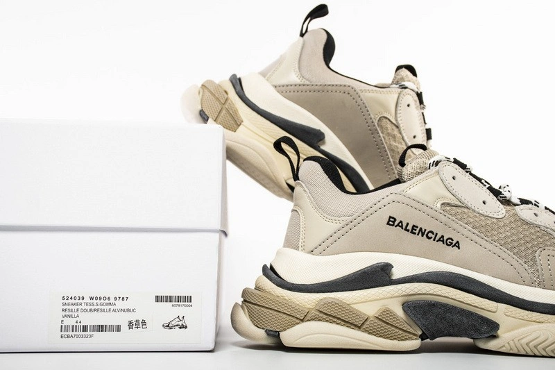 Balenciaga  Triple S Trainers Vanille
