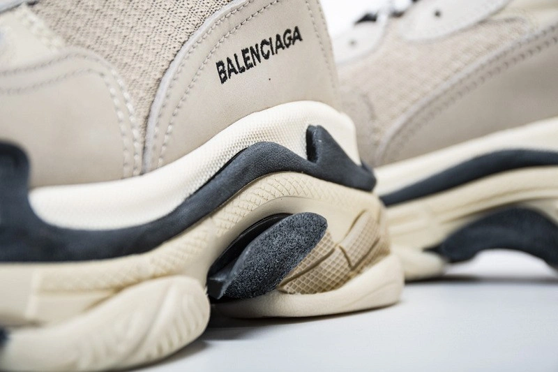 Balenciaga  Triple S Trainers Vanille