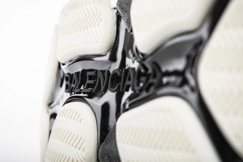Balenciaga  Triple S Trainers Vanille