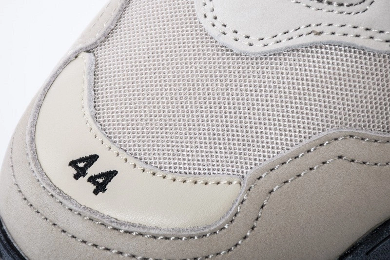 Balenciaga  Triple S Trainers Vanille