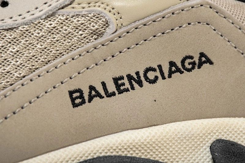Balenciaga  Triple S Trainers Vanille