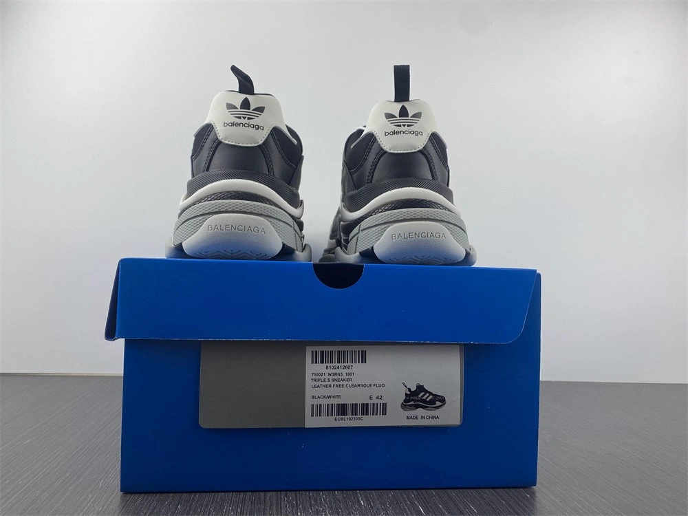 Balenciaga  Triple S