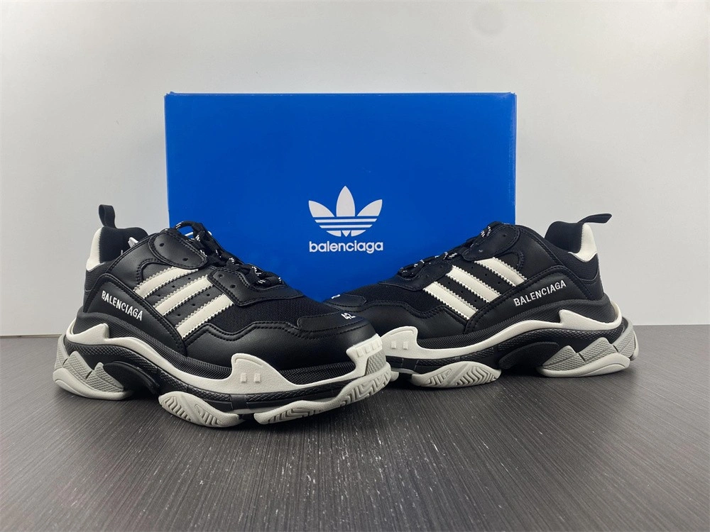 Balenciaga  Triple S