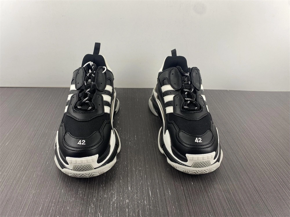 Balenciaga  Triple S