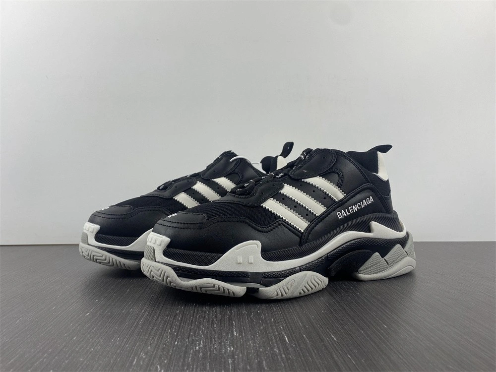 Balenciaga  Triple S