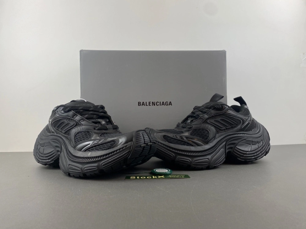 Balenciaga 10XL  SNEAKER   in black mesh