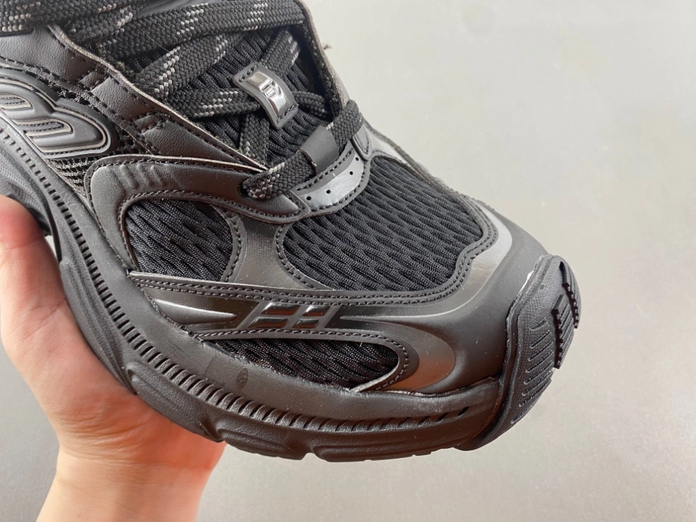 Balenciaga 10XL  SNEAKER   in black mesh