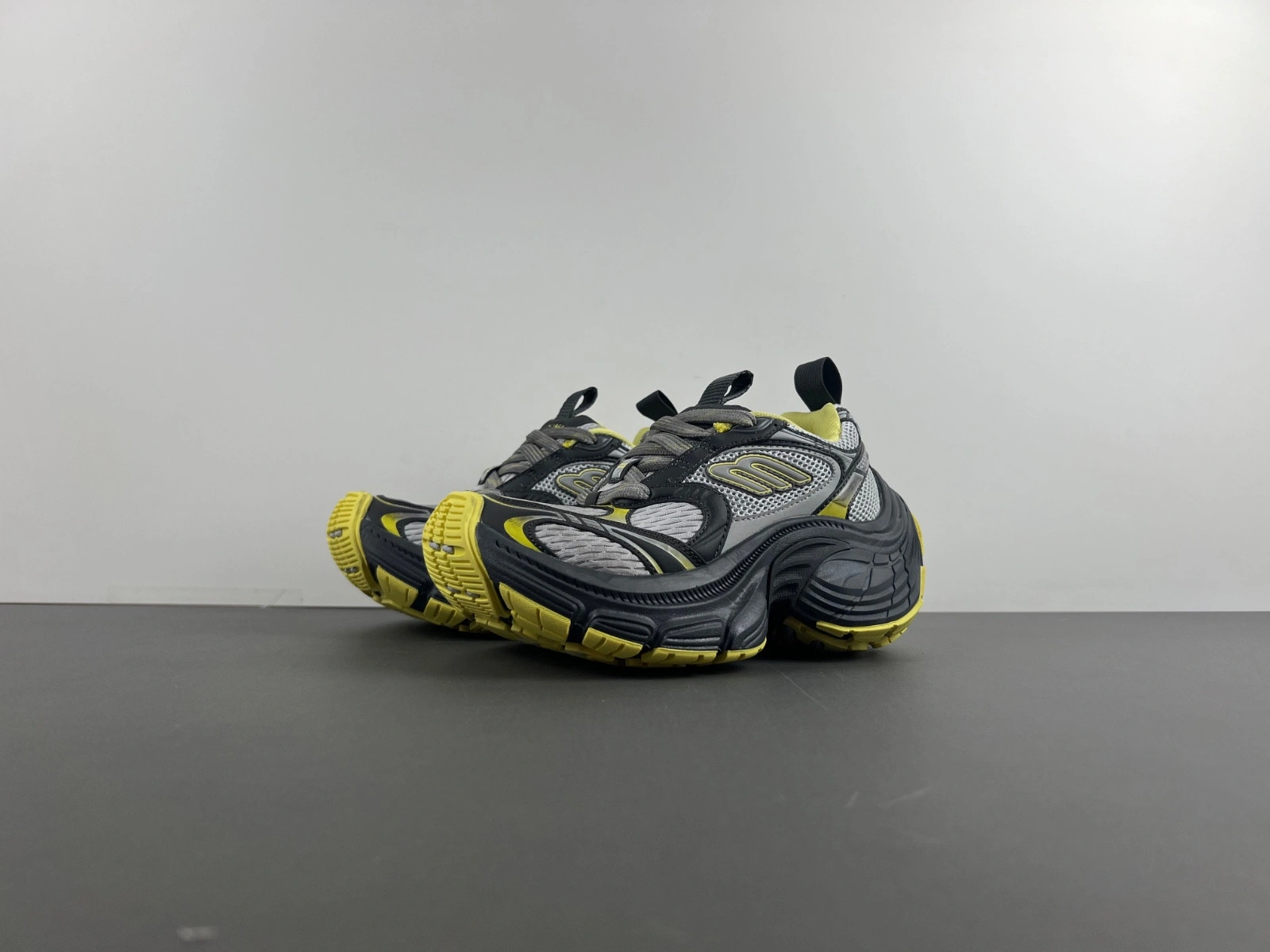 Balenciaga 10XL  SNEAKER in Grey yellow