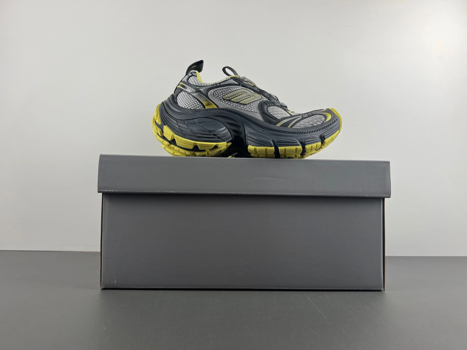 Balenciaga 10XL  SNEAKER in Grey yellow