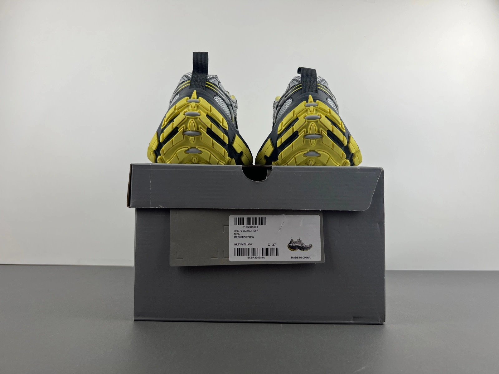 Balenciaga 10XL  SNEAKER in Grey yellow